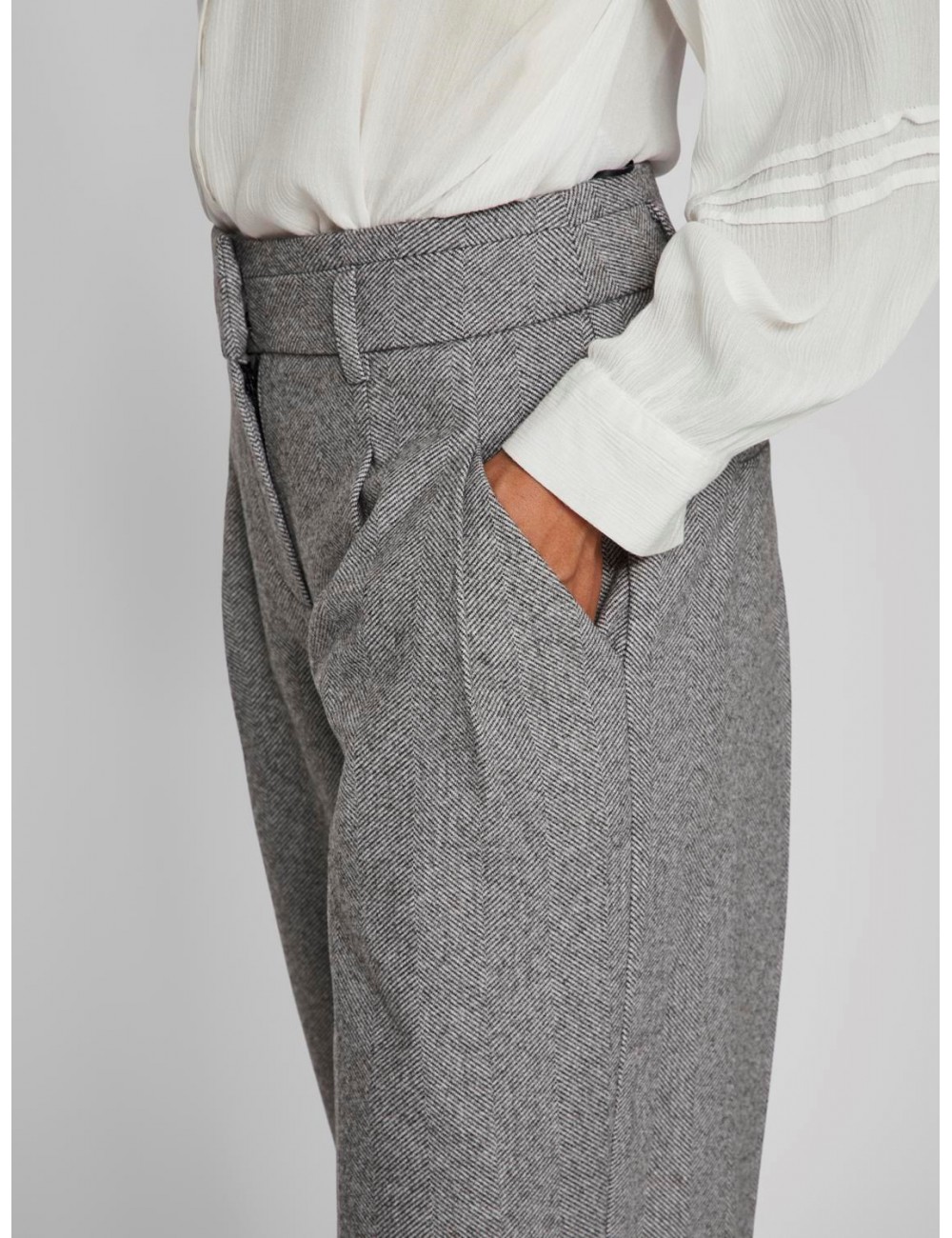 Pantalón Hybord en espiga gris. Posibilidad de comprar con Blazer para hacer el traje.