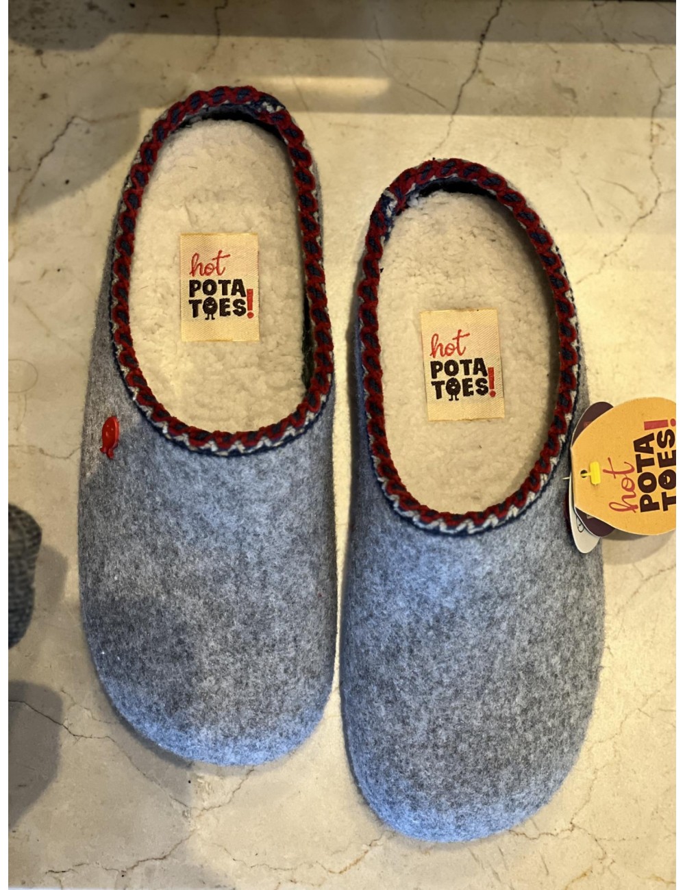 Zapatillas de casa para mujer modelo Laupstad de Hot Potatoes en color gris.
