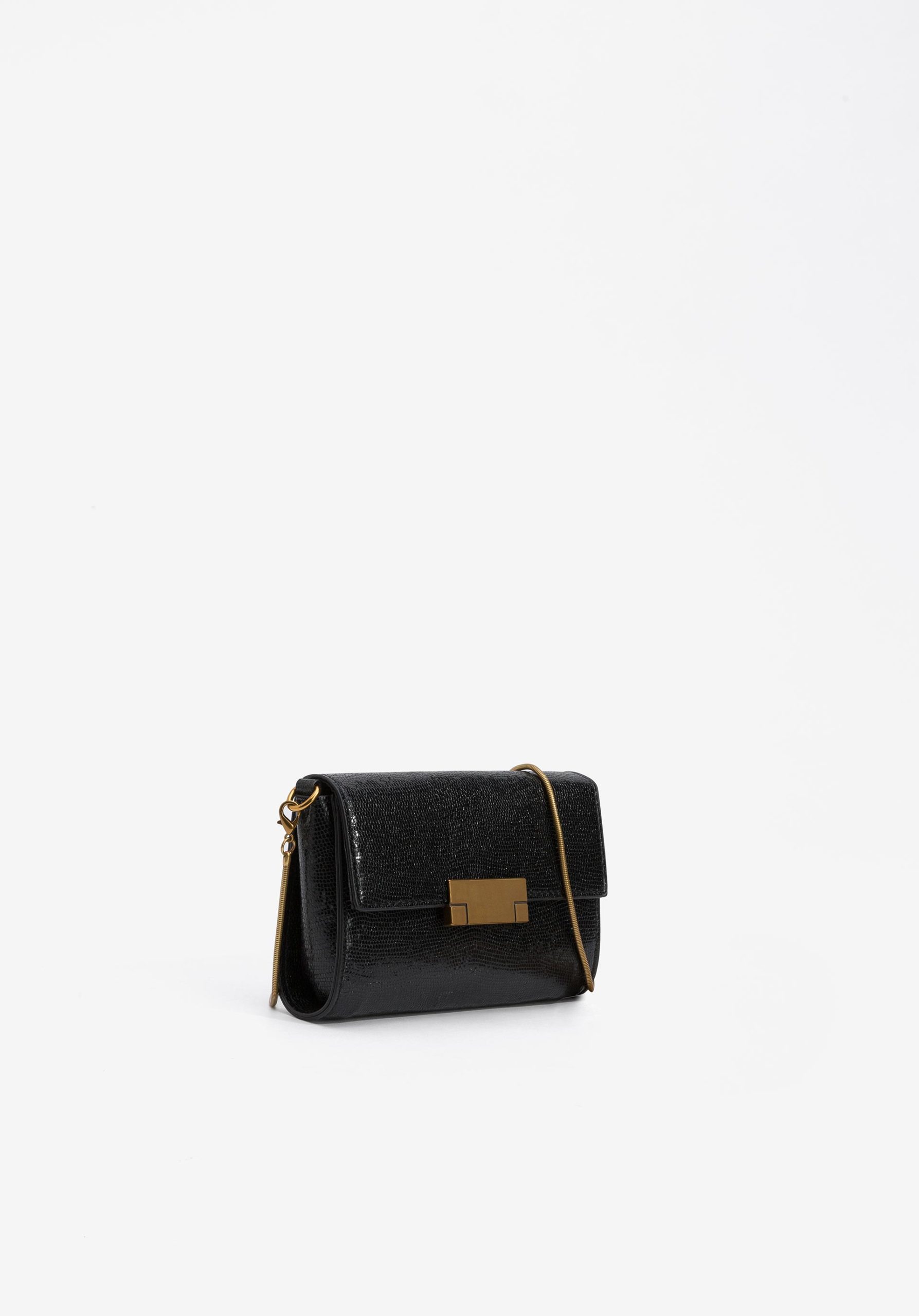 Bolso pequeño bandolera con cadena en color negro, modelo 71006756 de Vilanova.