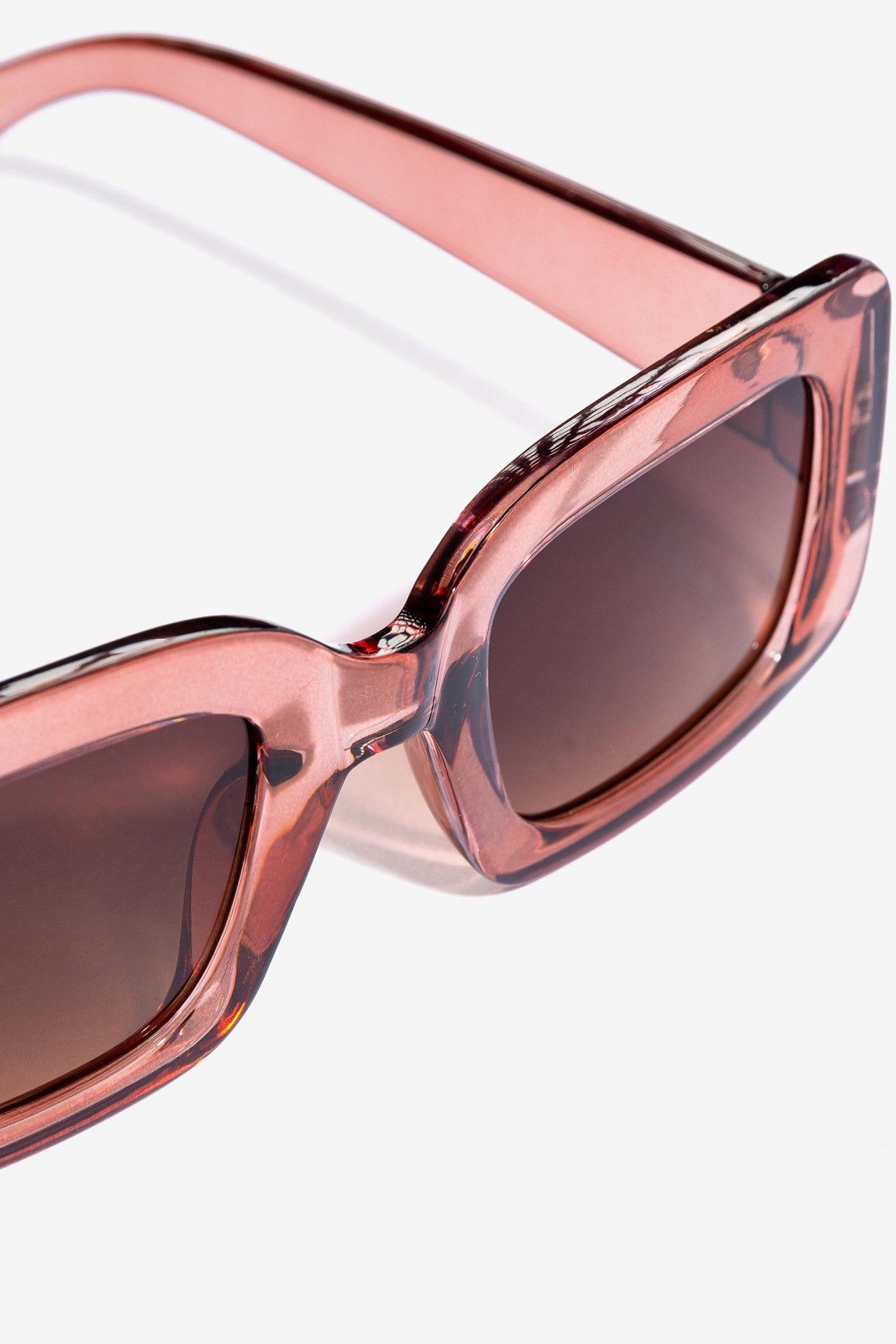 Gafas de sol de pasta transparente en color rosa. Modelo 71006979 de Vilanova.