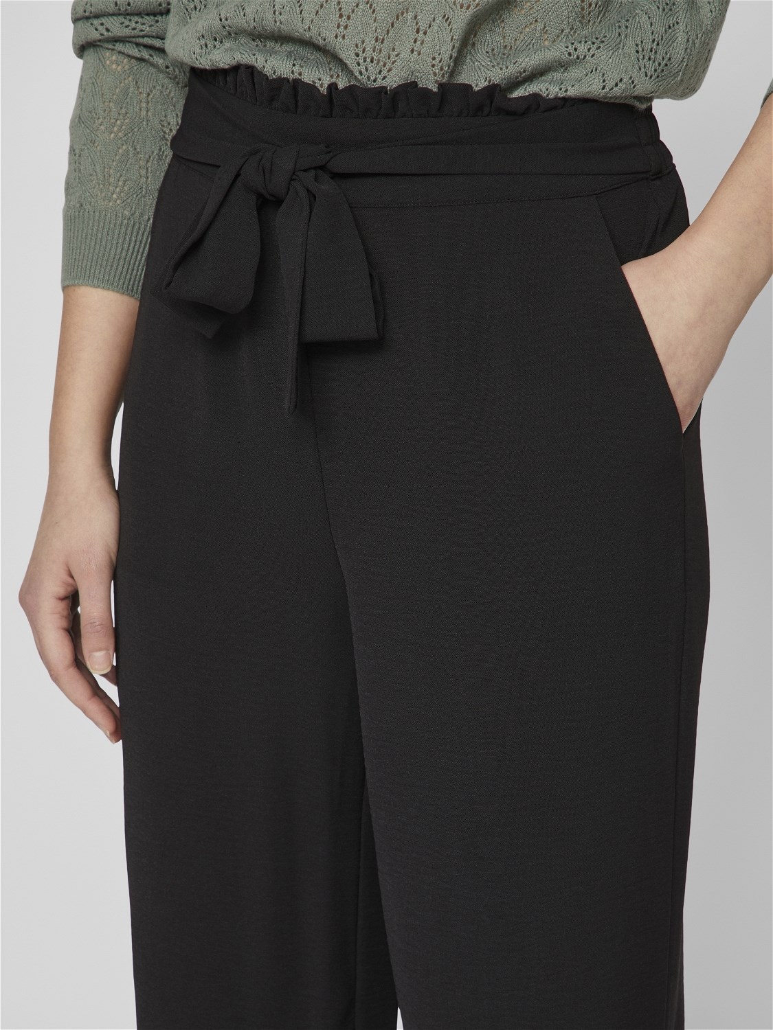 Pantalón Winnie culotte modelo 14092096 en color negro.