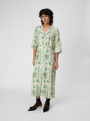 Vestido Jeli de largo midi en color crudo y print verde. Modelo 23043708.