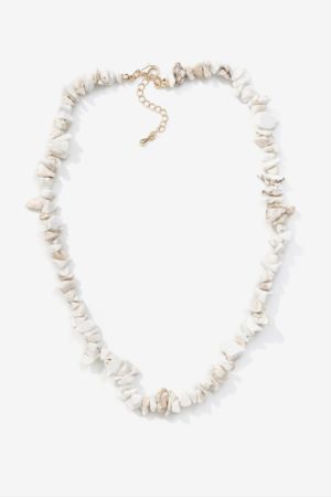 Collar fabricado en piedras de color blanco de la marca Vilanova referencia 71002390_001.