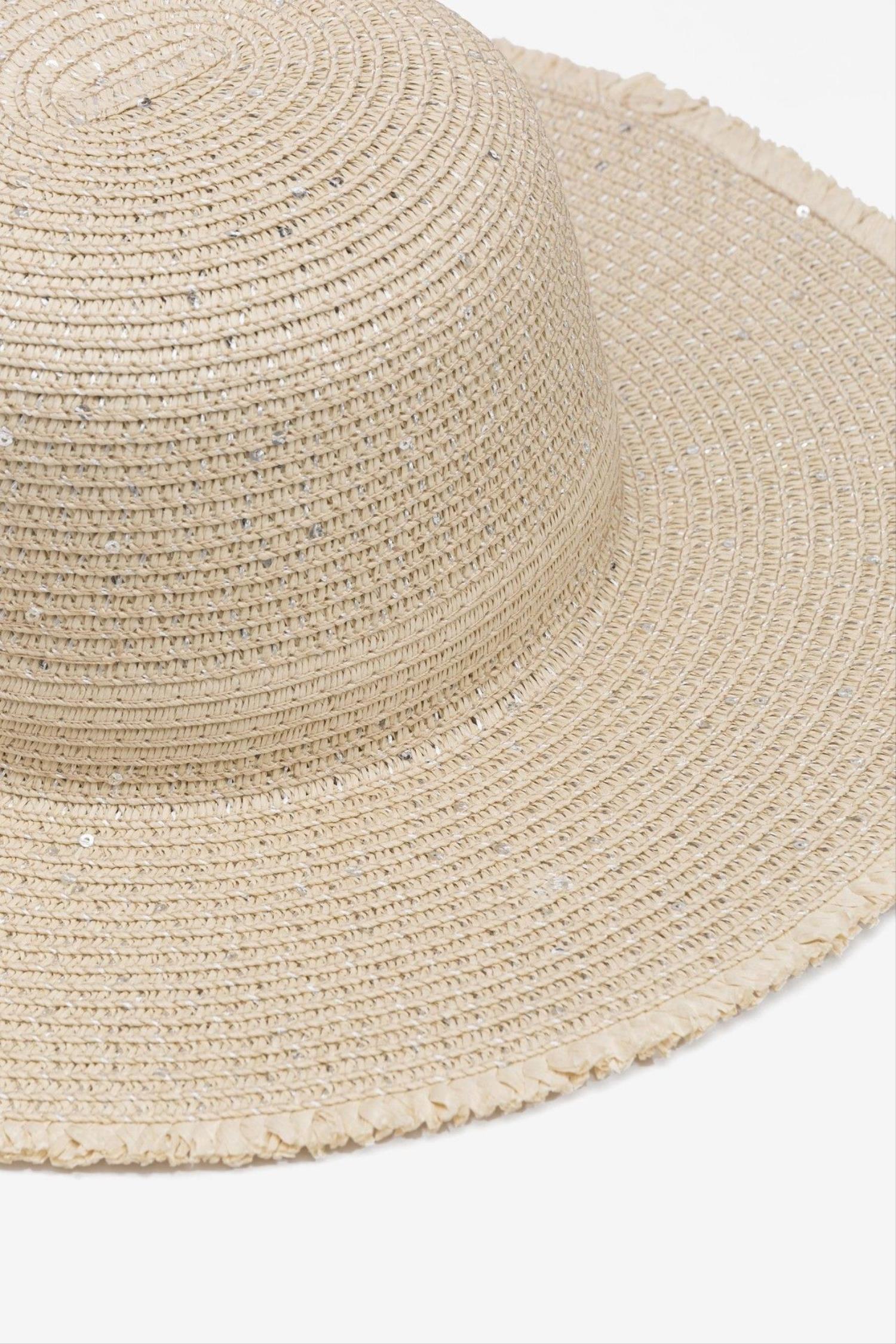 Sombrero en color beige con lentejuelas la marca Vilanova con referencia 71007813_150.