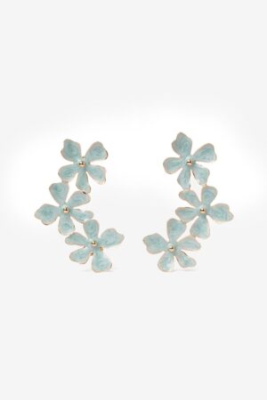 Pendientes trepadores de Vilanova con flores verde agua esmaltadas y detalles dorados.