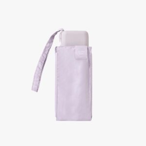 Mini paraguas plegable Clima en color gris claro con funda a juego y diseño compacto.