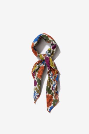 Pañuelo floral multicolor Vilanova para mujer con estampado de flores en tonos naranja, azul, amarillo y fucsia.
