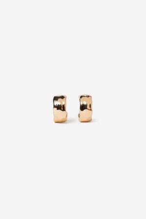 Pendientes aro dorado texturizado Vilanova con acabado brillante y diseño moderno.