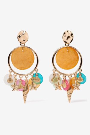 Pendientes marinos mujer de Vilanova con nácar multicolor, conchas y estrellas de mar doradas.