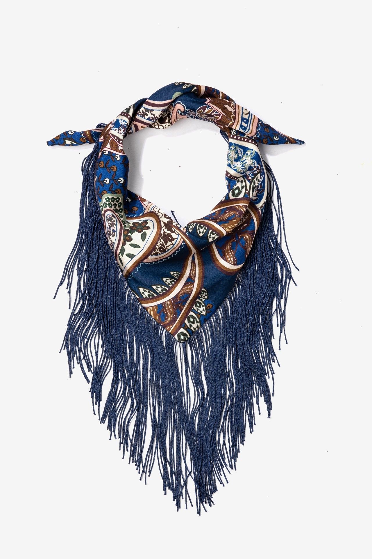 Bandana Flecos Vilanova Azul con estampado ornamental y flecos azul marino.