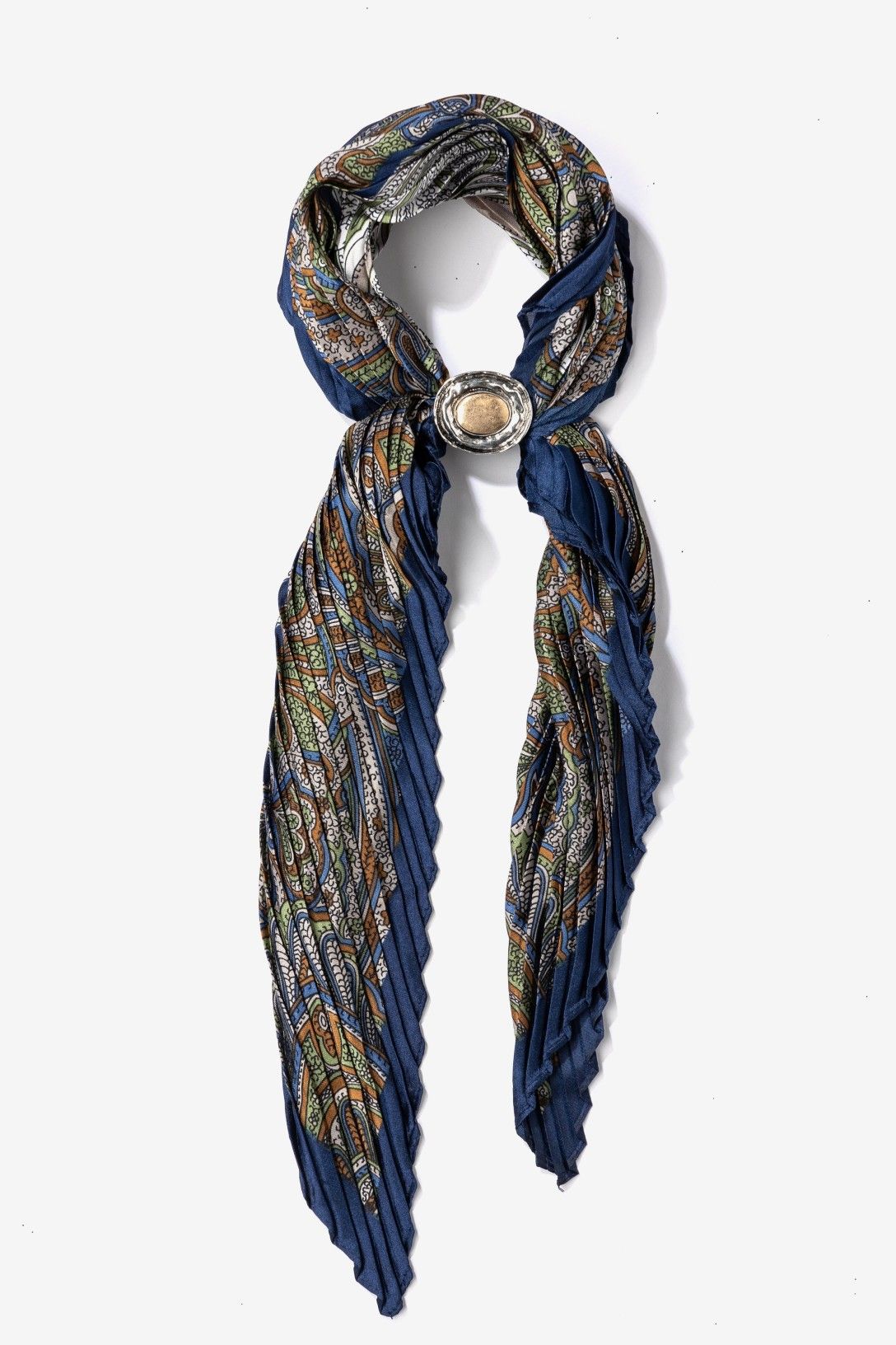 Bandana Plisada con Pasador Vilanova Azul con estampado cachemir y pasador metálico.