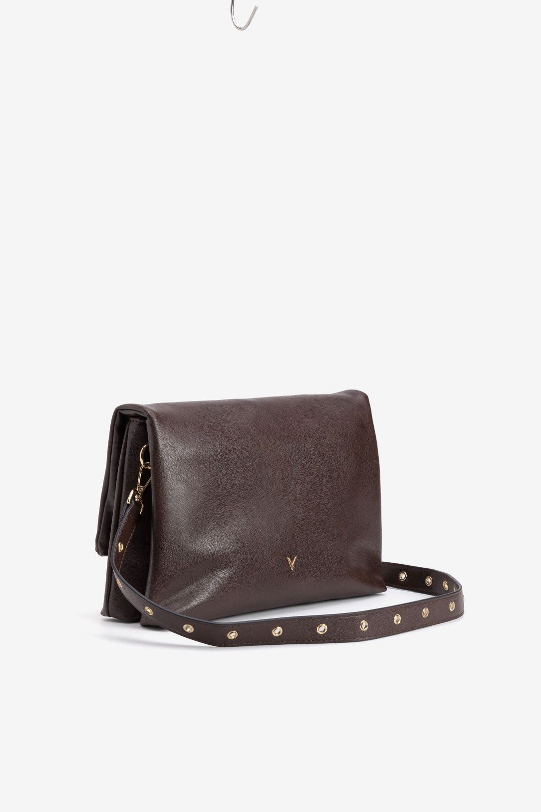 Bolso Bandolera Solapa Sobre Vilanova Marrón con diseño tipo sobre y acabado efecto piel.