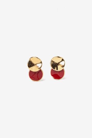 Pendientes Esmaltados Vilanova con doble círculo dorado y detalle esmaltado en color burdeos.