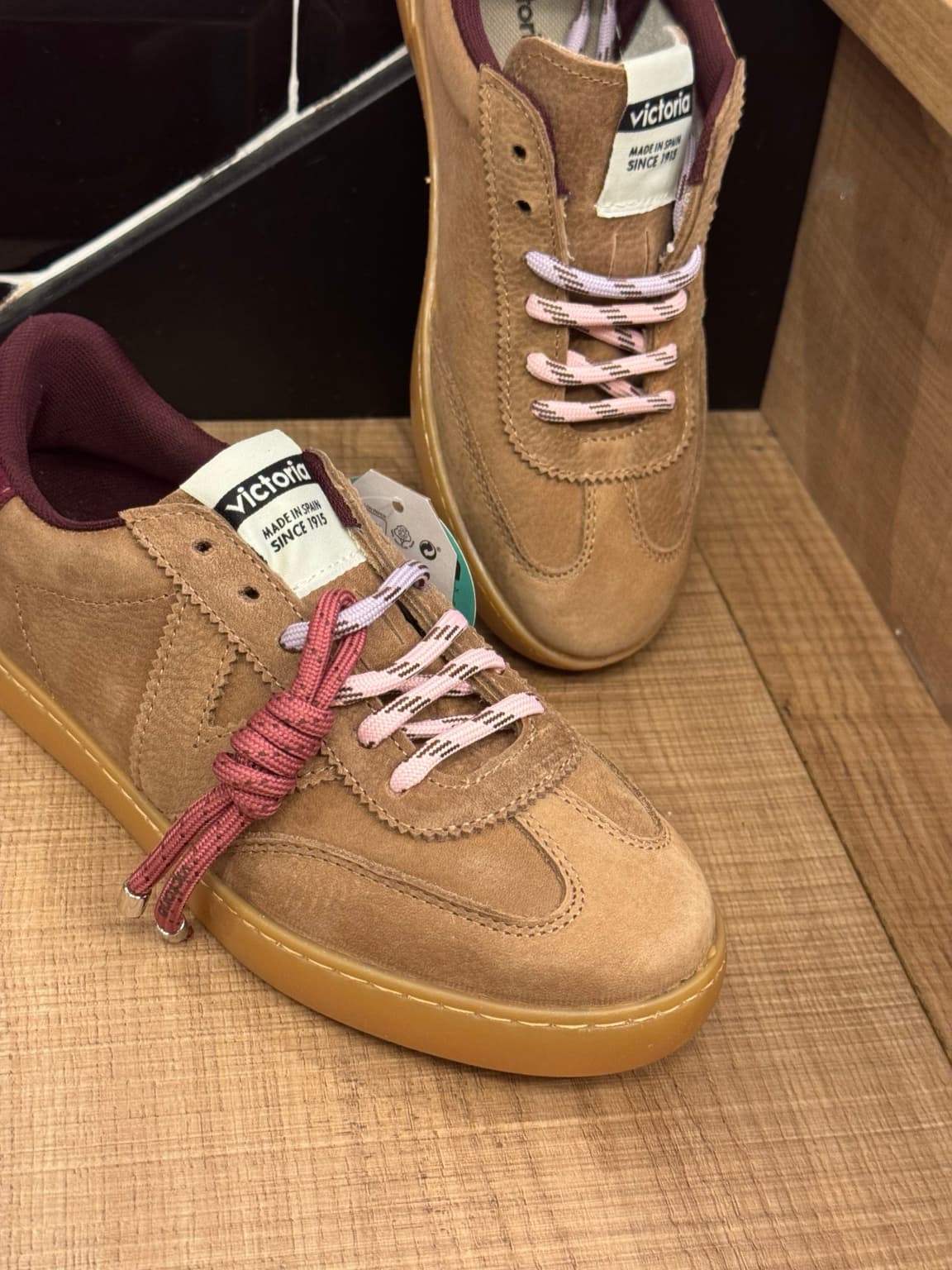 Deportiva Berlín Nobuck Bombeado Victoria camel de piel
