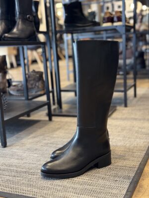 Bota Almira Patricia Miller negra de piel