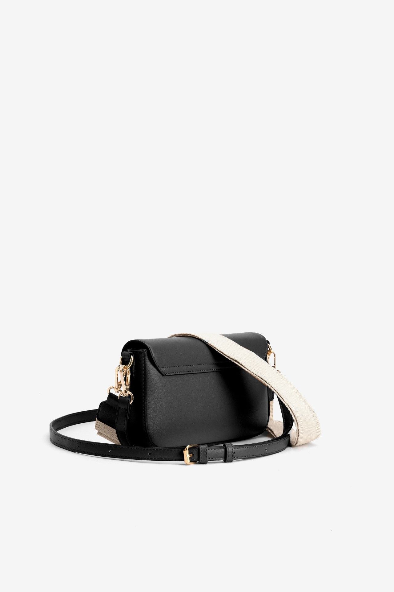 Bandolera pequeña Vilanova Negro con Solapa, vista 2
