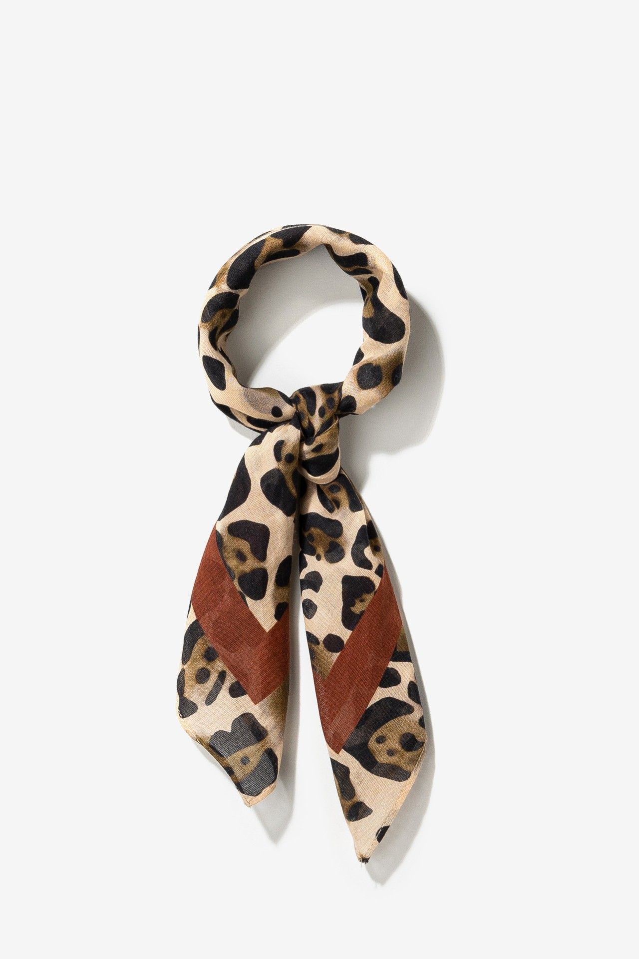 Bandana Vilanova animal print marrón con borde teja